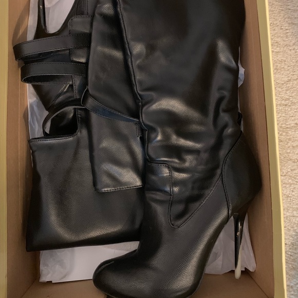 Black Thigh-High Boots! - Picture 3 of 3